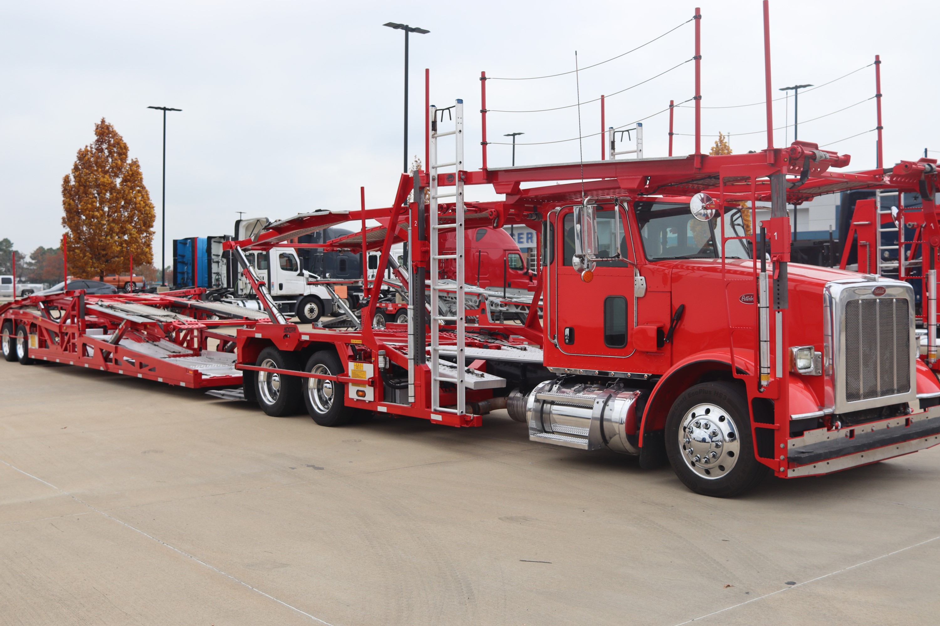 2023 PETERBILT 365 - Image 1