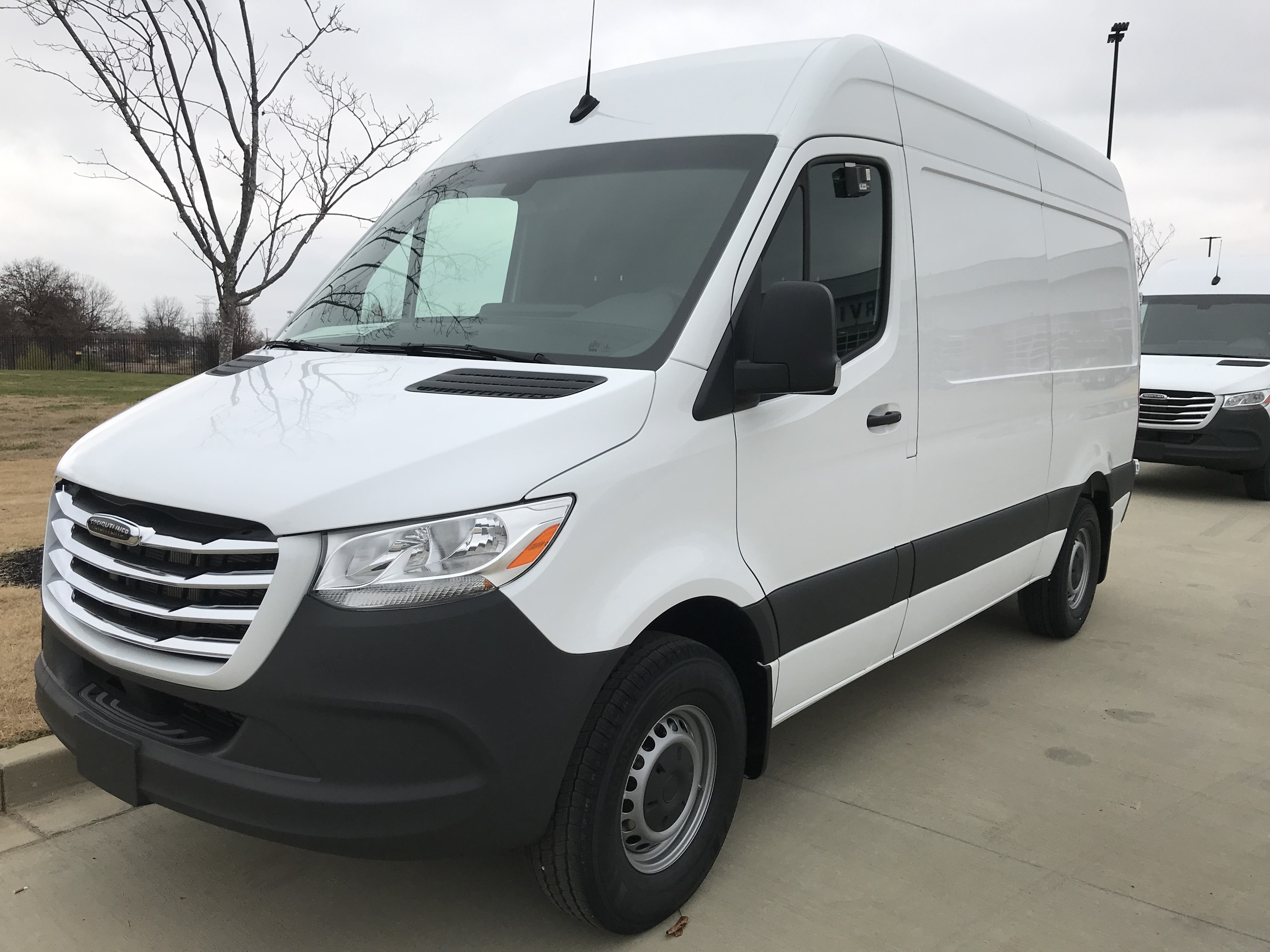 freightliner sprinter van dealer near me